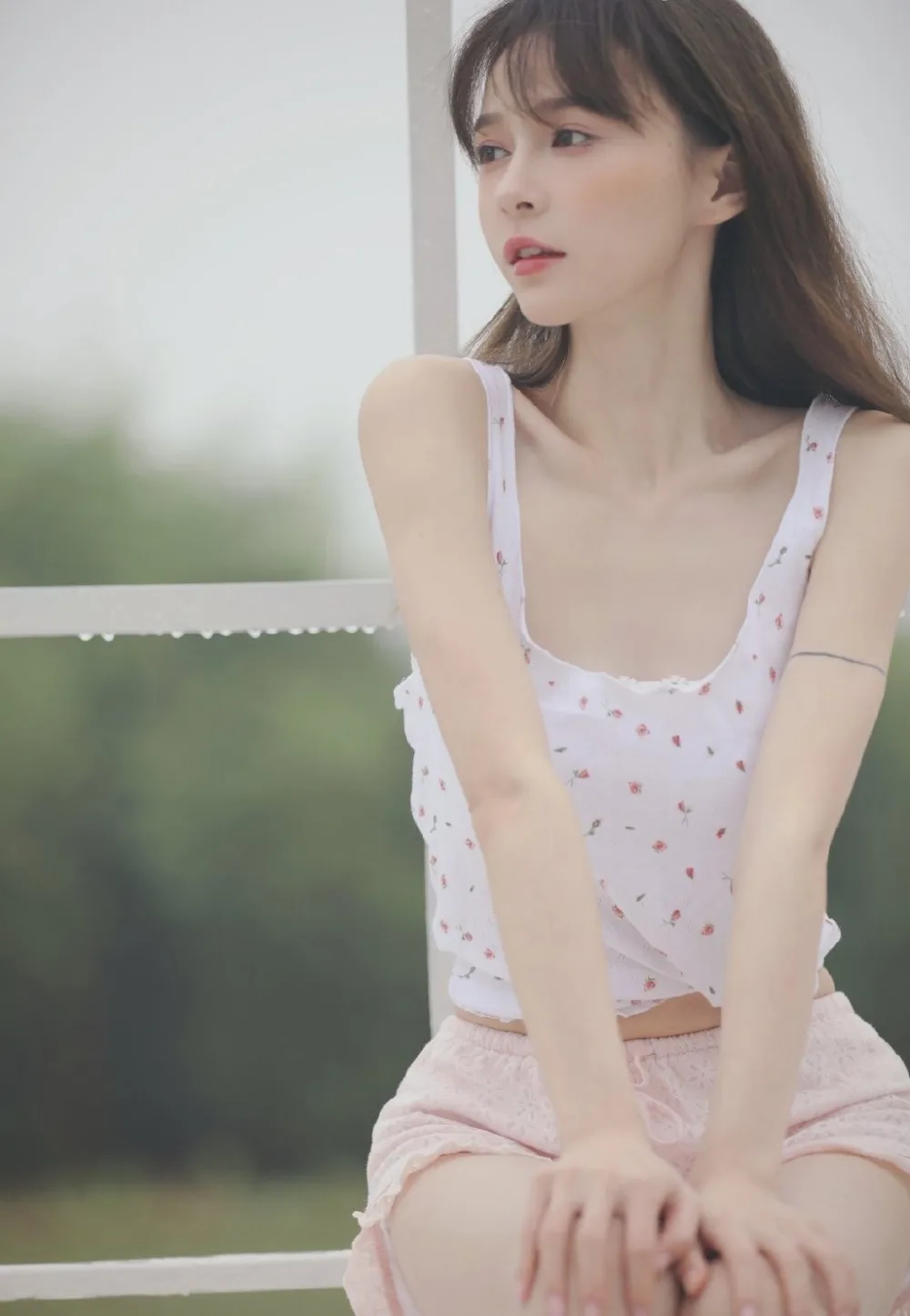 瓜子脸美女写真 图片7