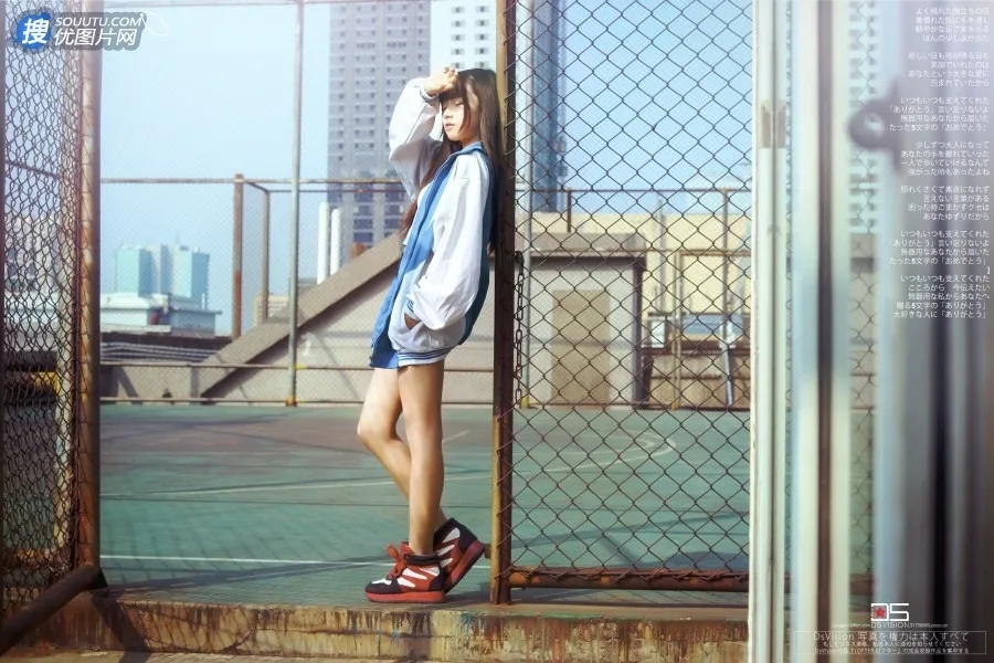 长腿美女街拍 图片2