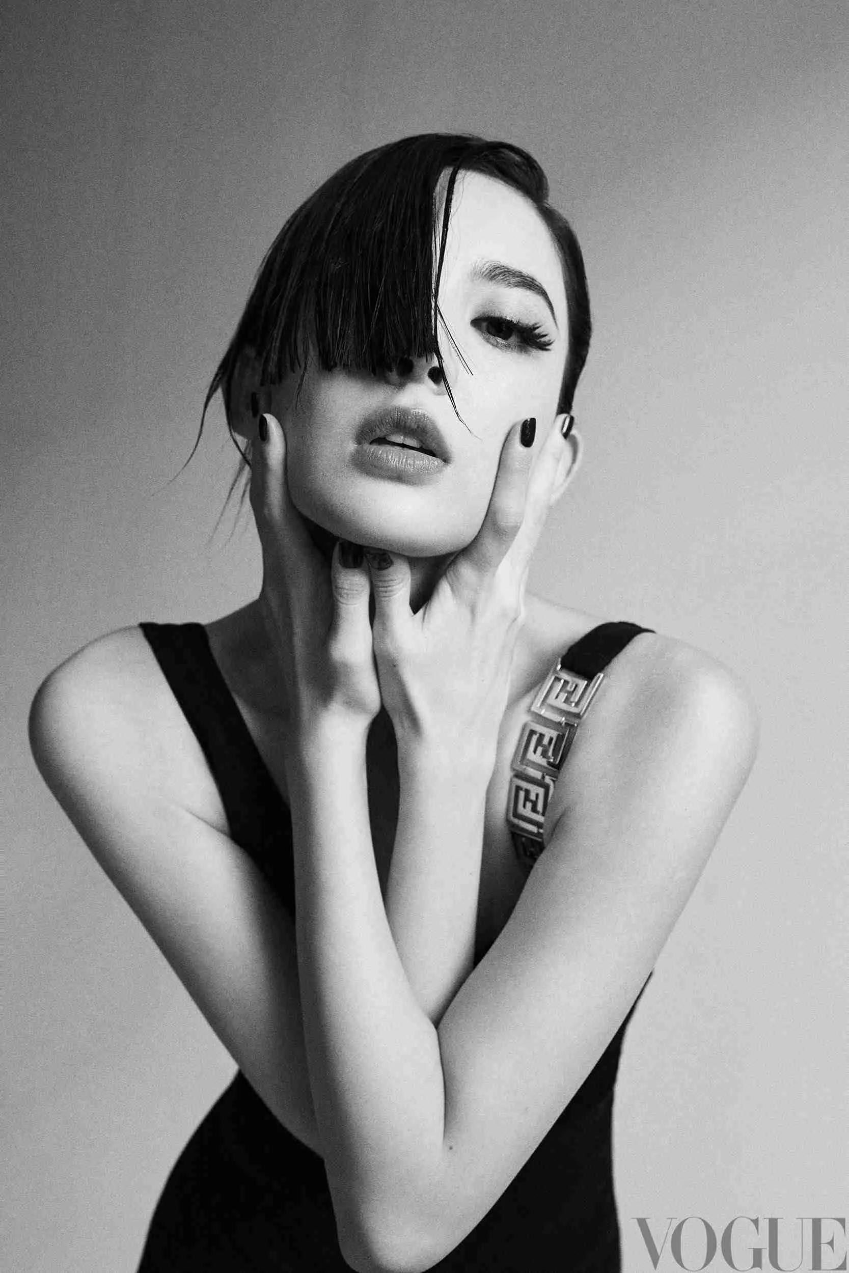 古力娜扎摇滚风写真 图片2