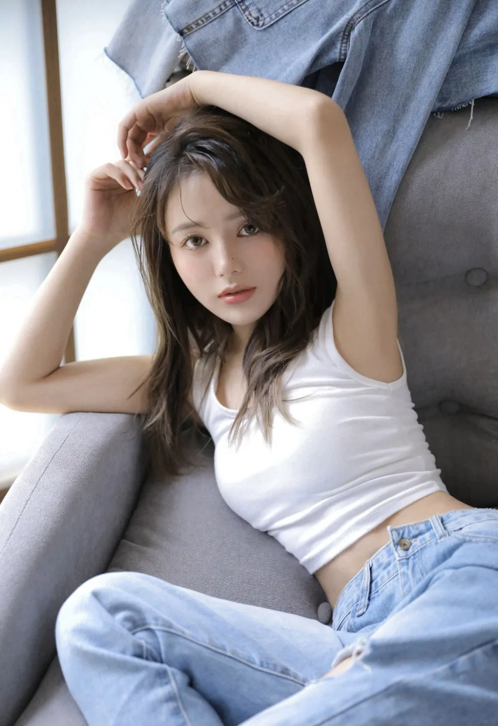 牛仔裤美女写真 图片2