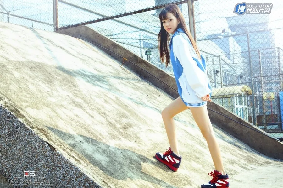 长腿美女街拍 图片7