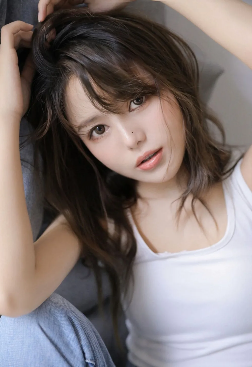 牛仔裤美女写真 图片6