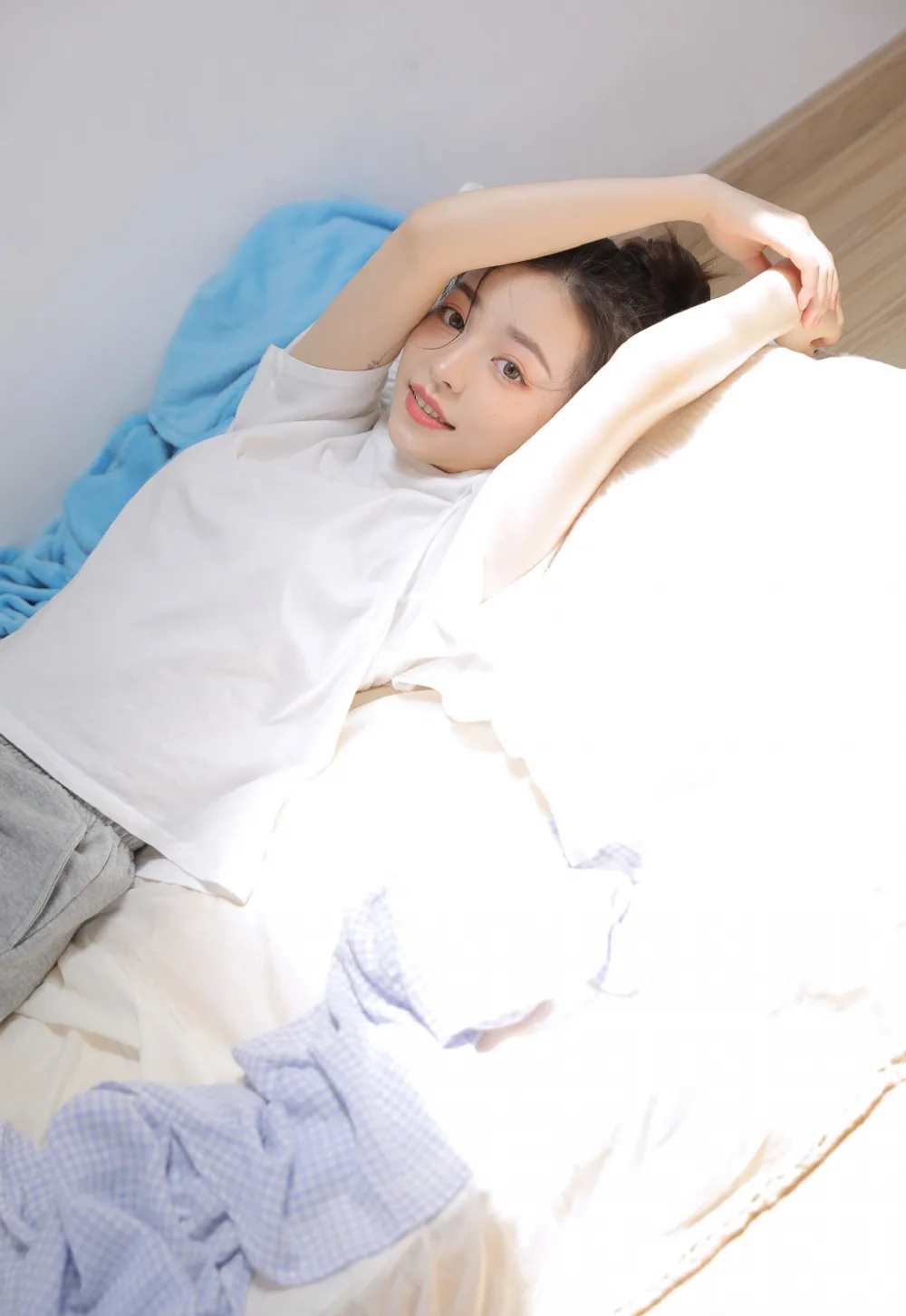 甜美少女写真 图片4