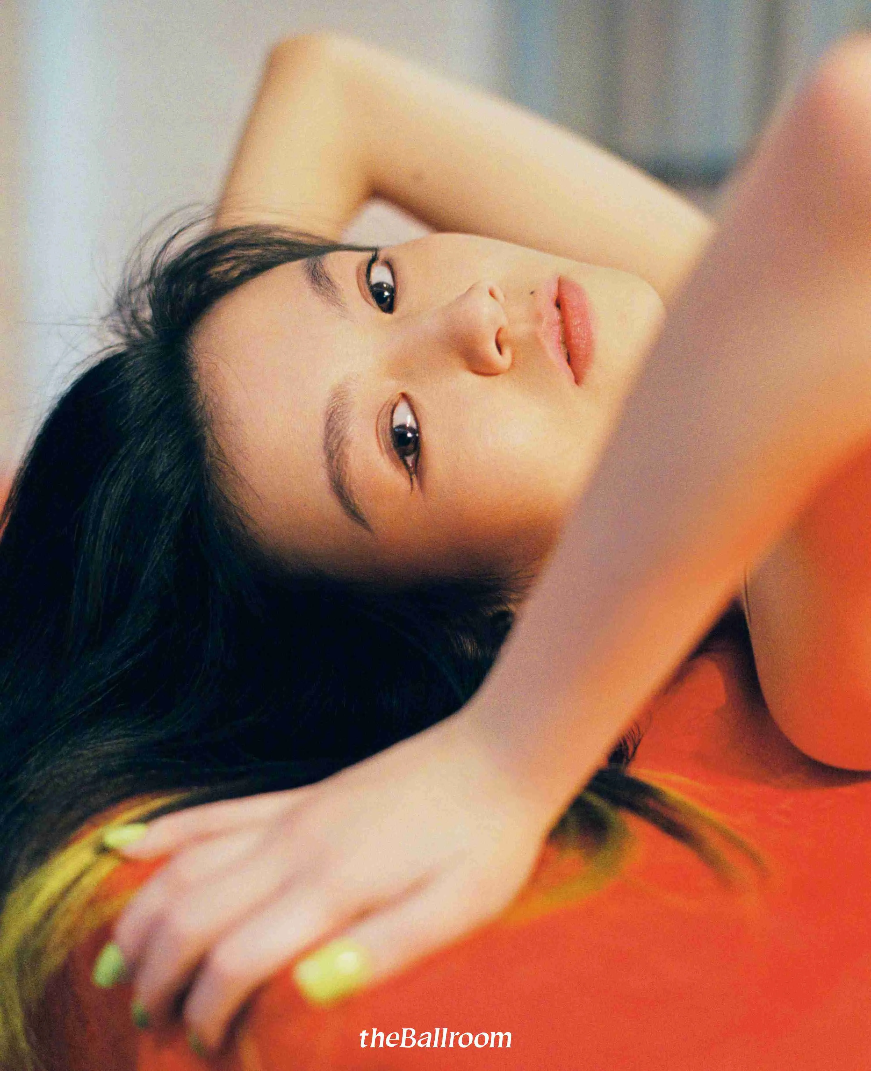 牛油果绿发色写真 图片2