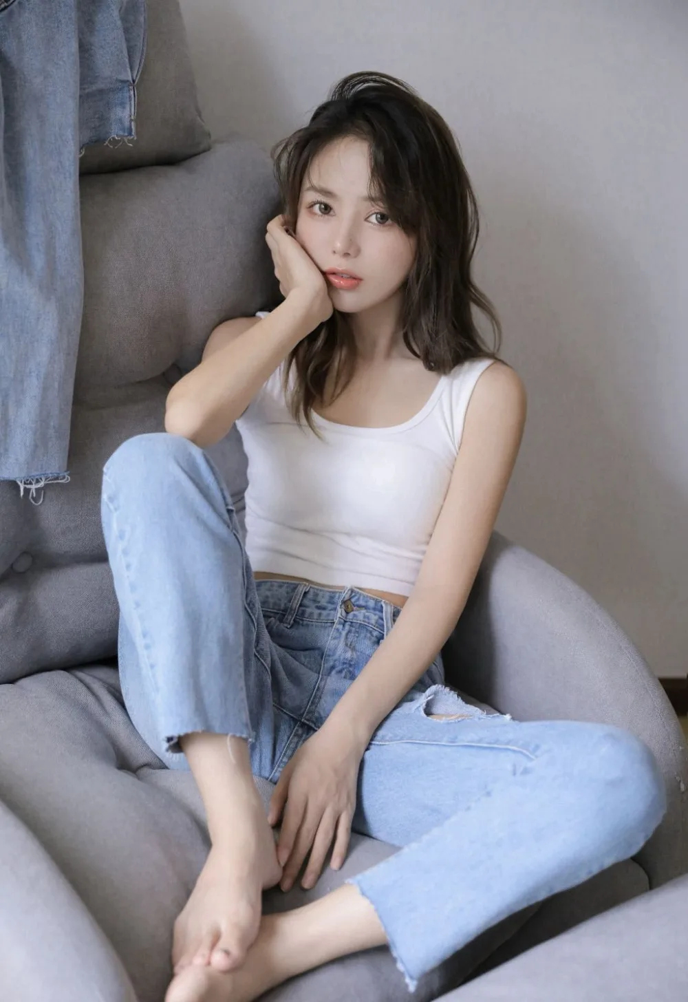 牛仔裤美女写真 图片8