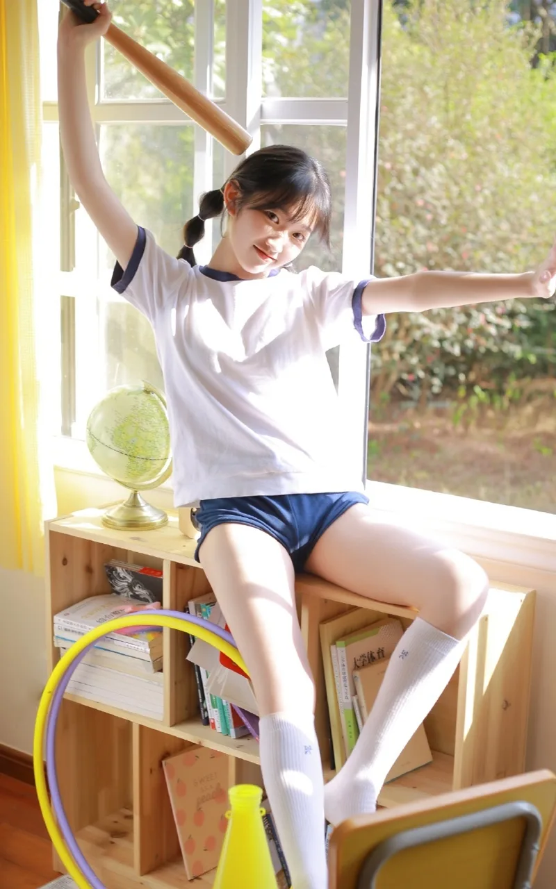 体操服少女写真 图片1