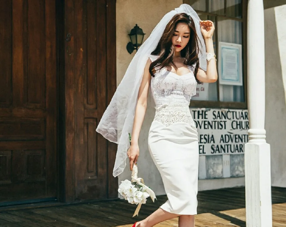白色包臀裙美女 图片4