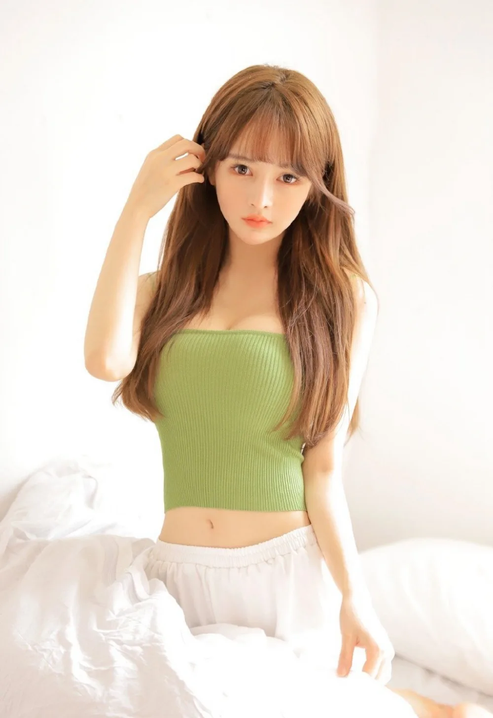 露脐装美女写真 图片6