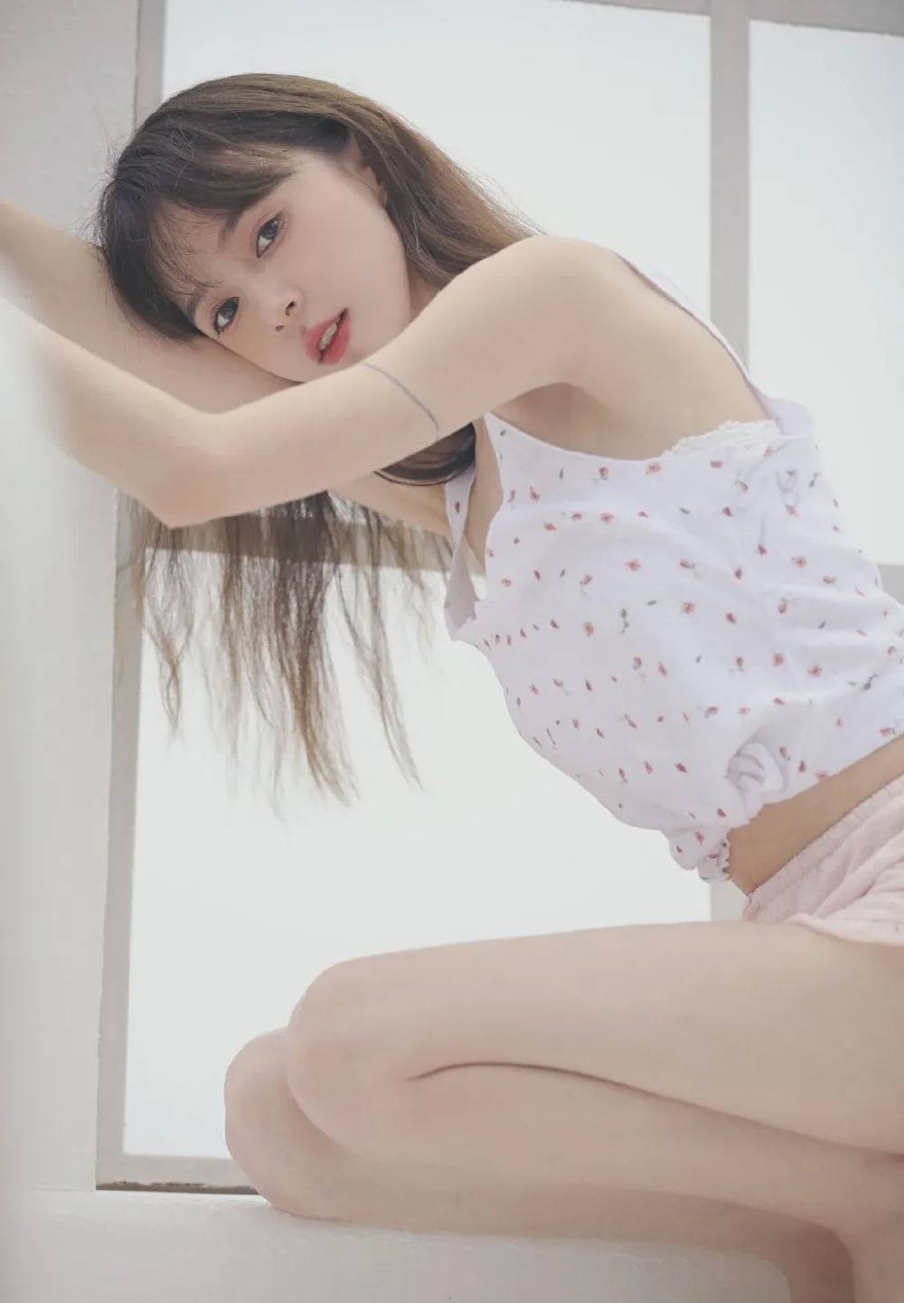 瓜子脸美女写真 图片3