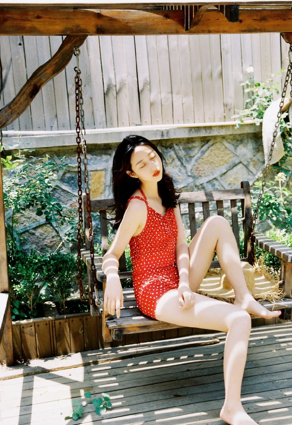 连体泳衣美女写真 图片2