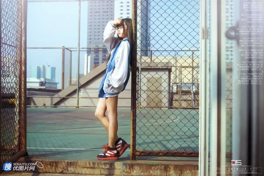 长腿美女街拍 图片6