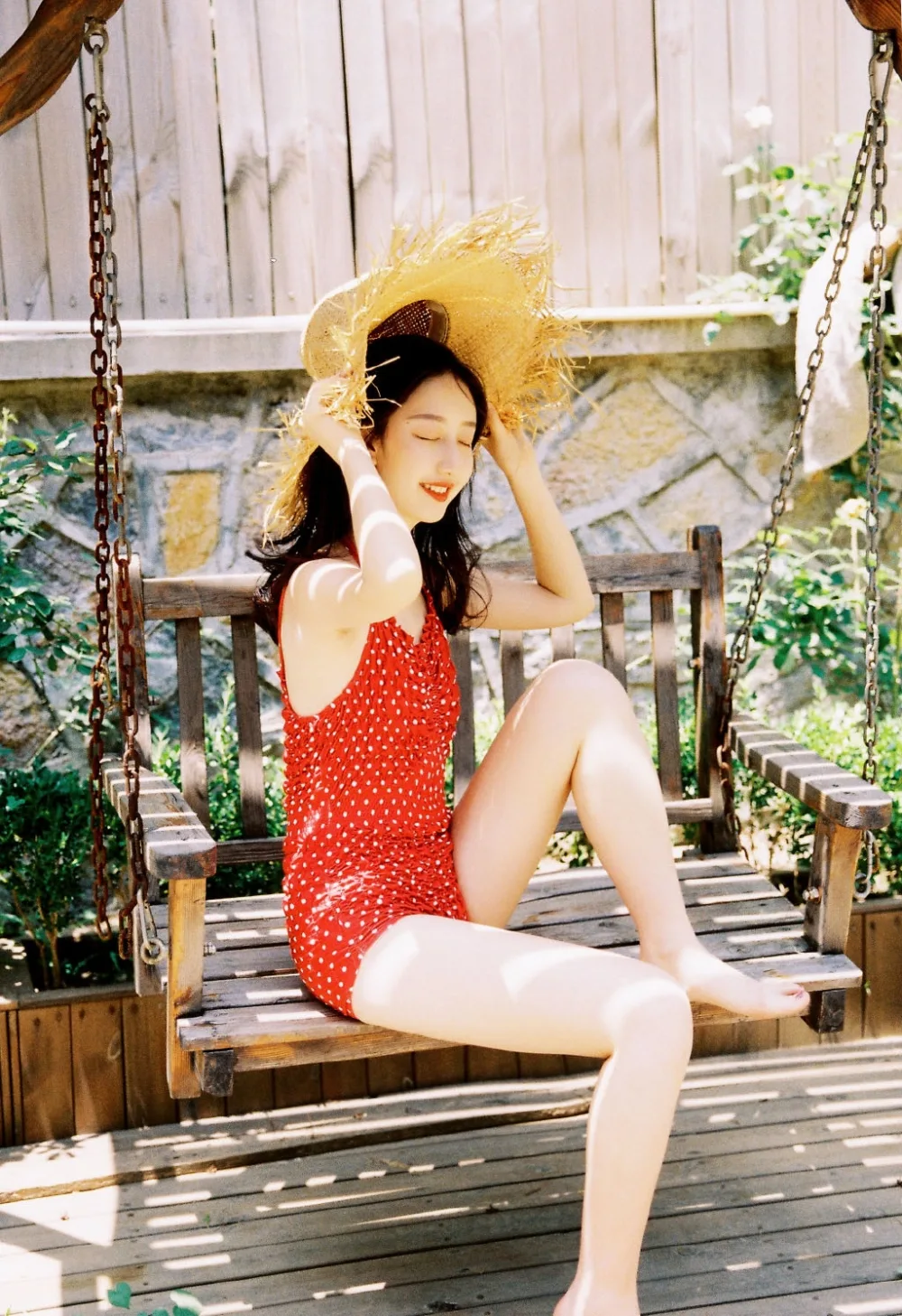 连体泳衣美女写真 图片5