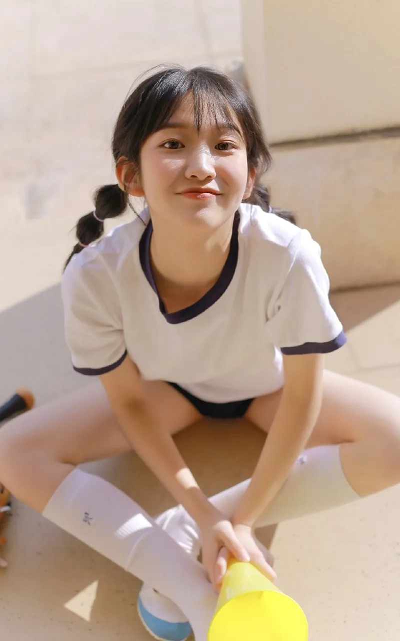 体操服少女写真 图片2