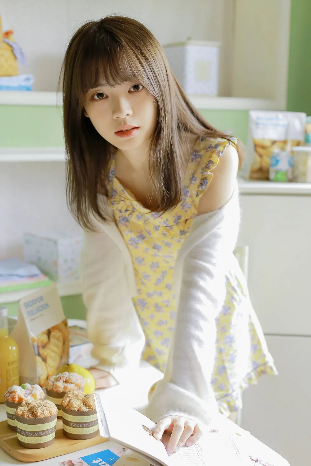 吊带碎花裙写真 图片5