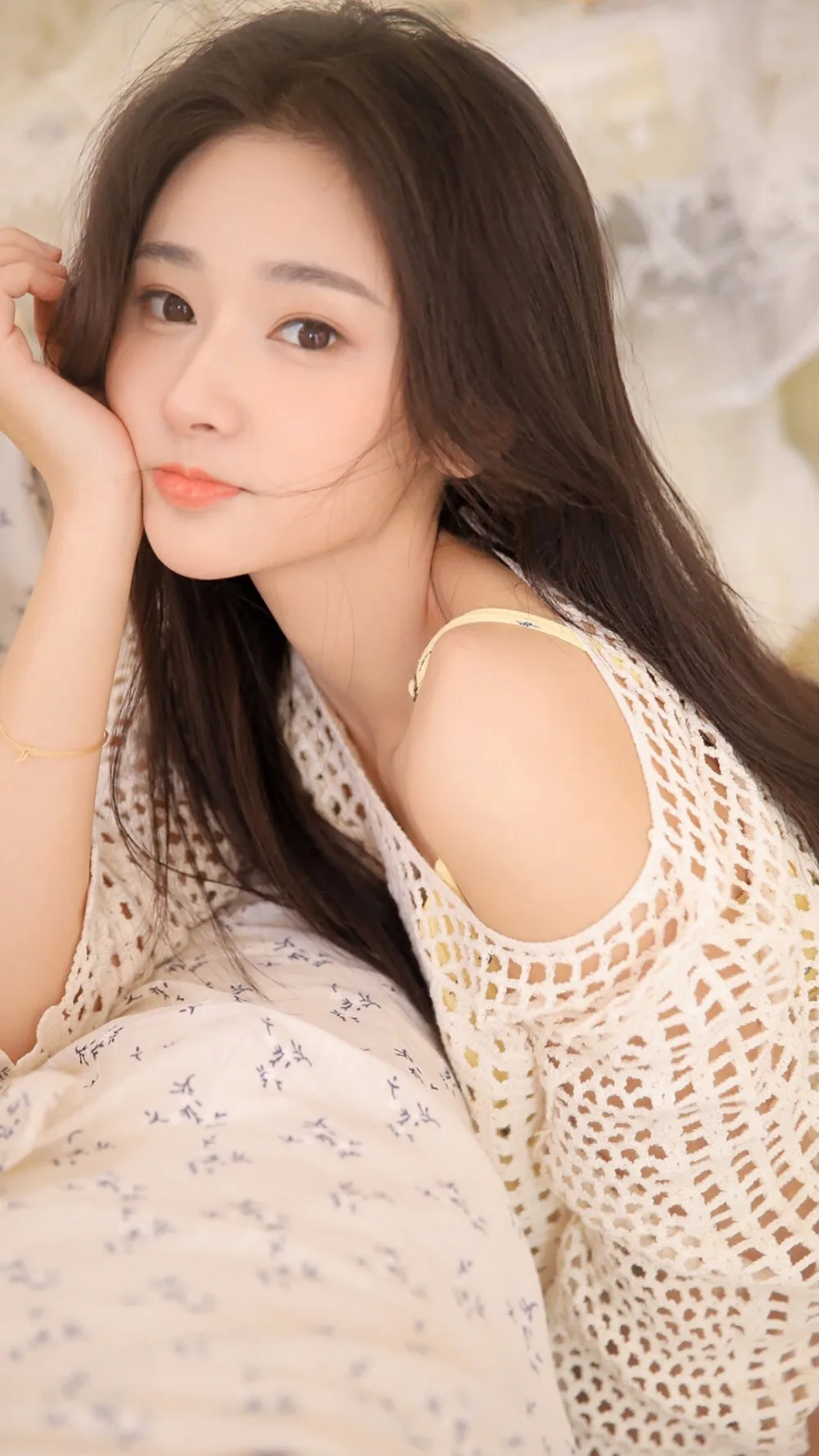 露脐装美女写真 图片1
