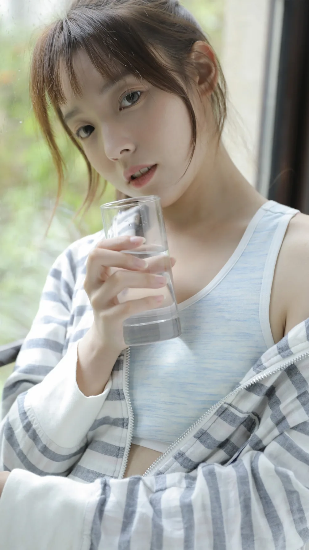 高挑美女写真 图片4