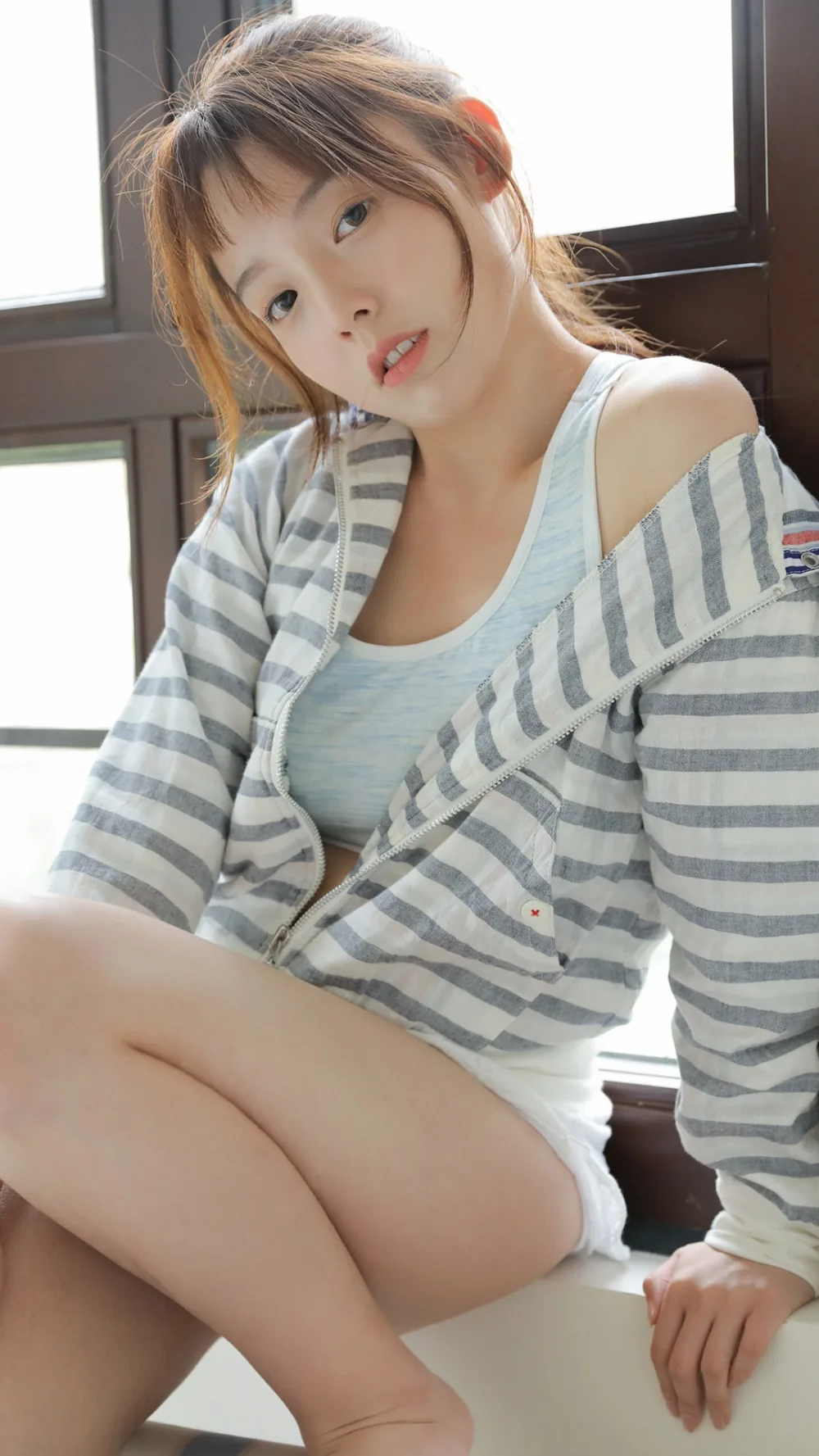 高挑美女写真 图片1