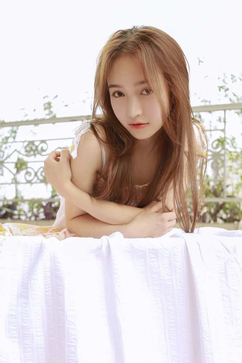 清纯美女街拍 图片4
