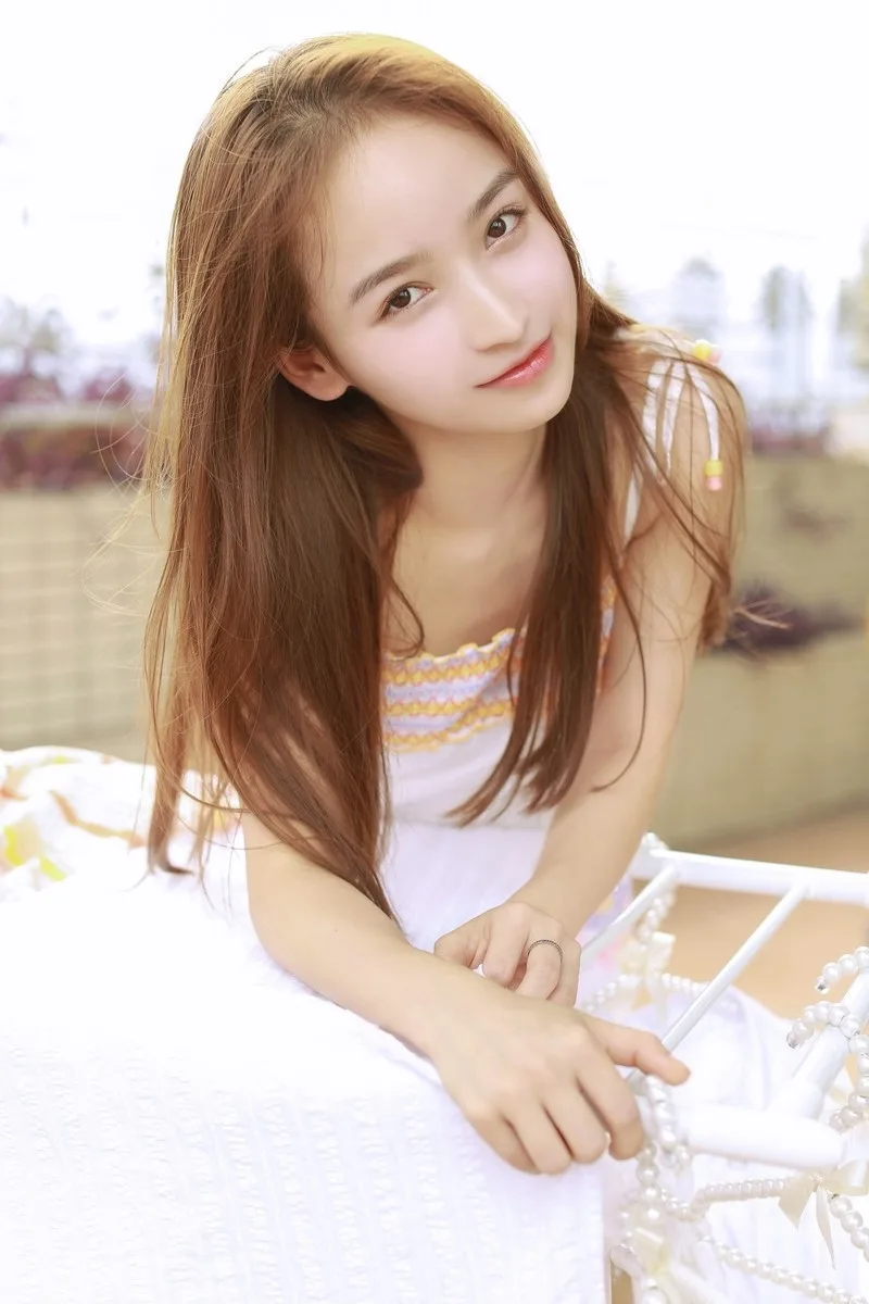 清纯美女街拍 图片5