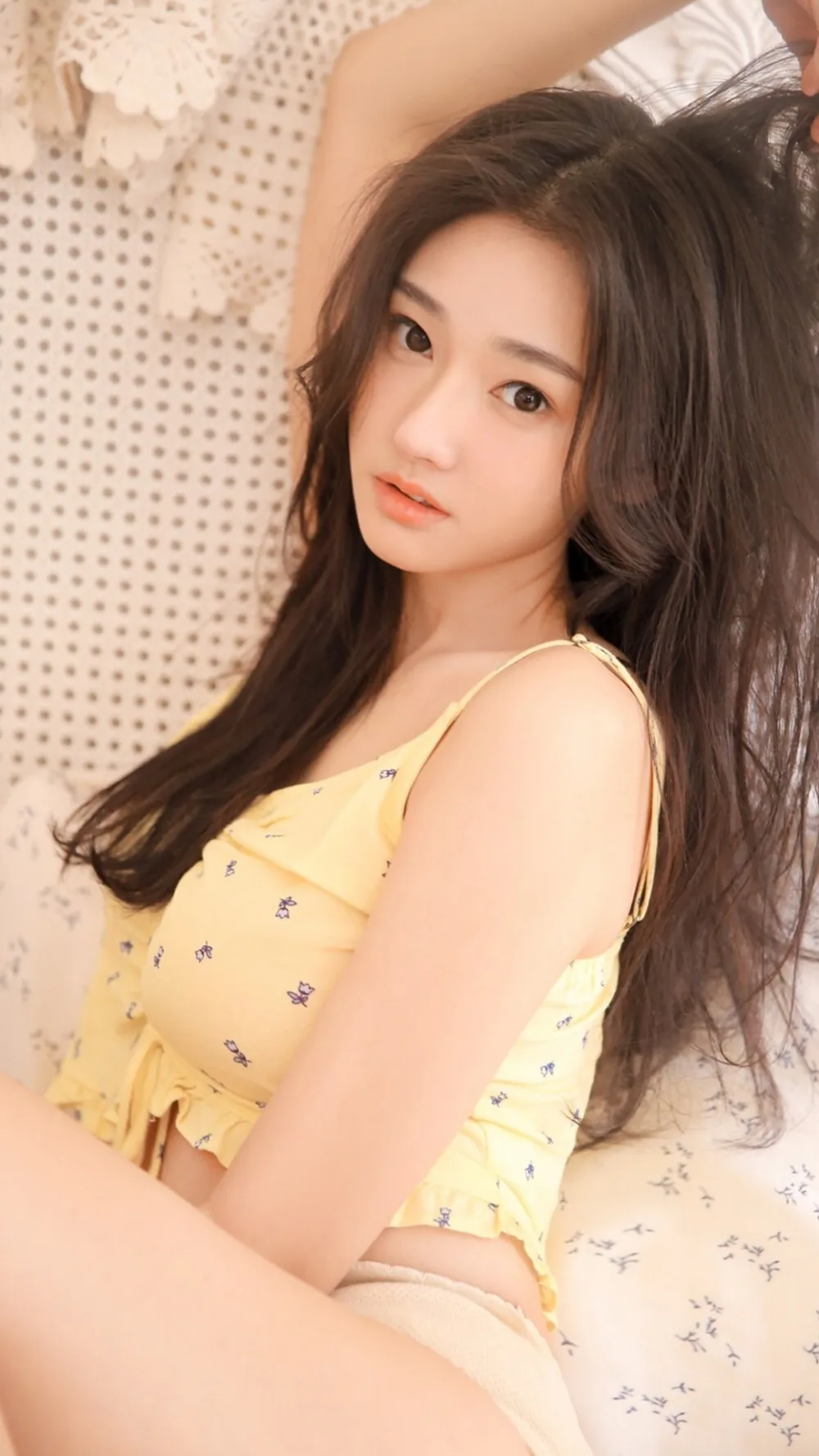 露脐装美女写真 图片2