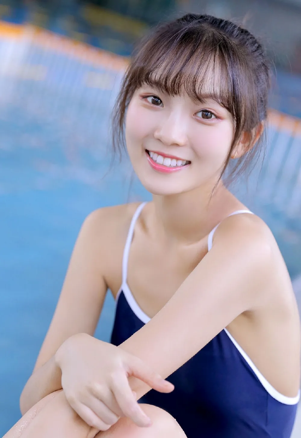 甜美少女泳装写真 图片1