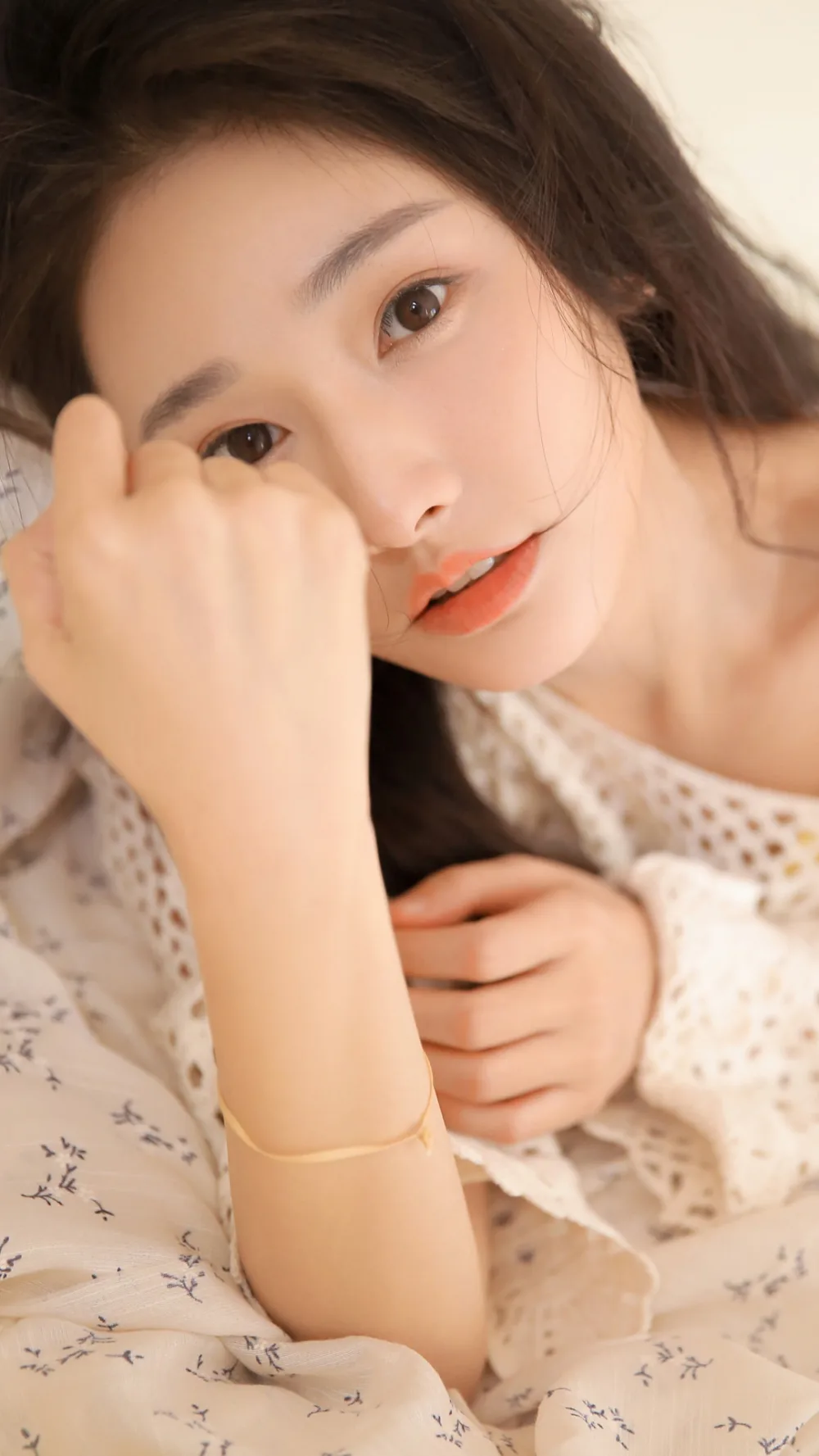 露脐装美女写真 图片4